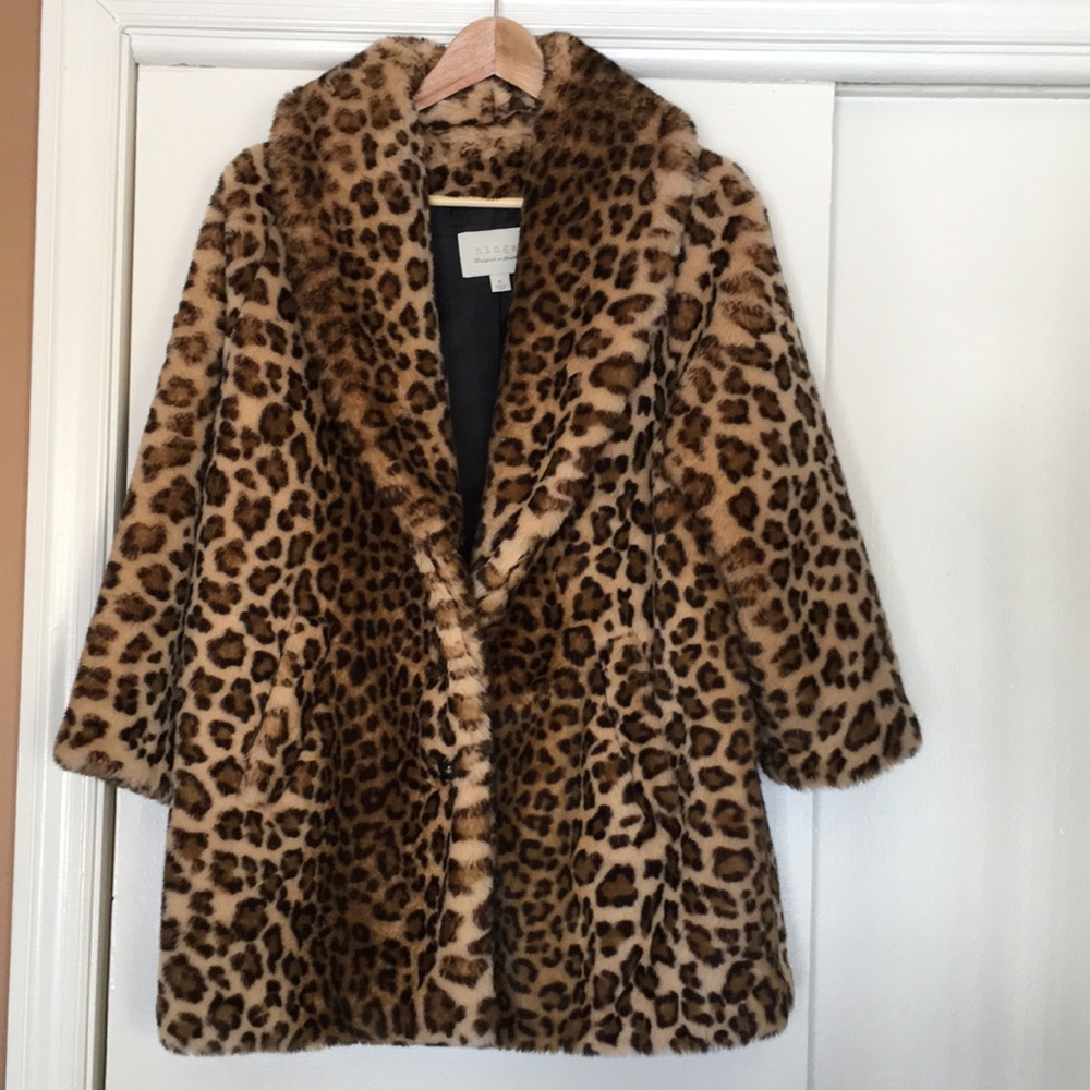 Faux leopard shawl coat